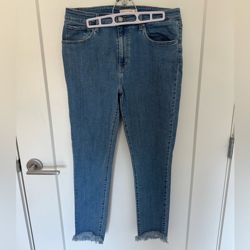 Levi’s 721 high rise skinny jeans size 32